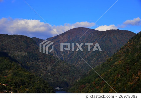 Autumn leaves of Kane (Niigata) 26978382