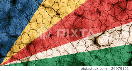 乾裂土壤上的塞席爾國旗特寫紋理背景（高分辨率 3D CG 渲染∕著色插圖）飢荒乾旱自然災害 26979191