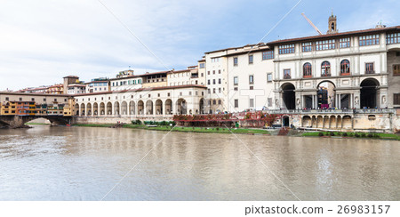 ponte vecchio, vasari corridor and Uffizi Gallery 26983157