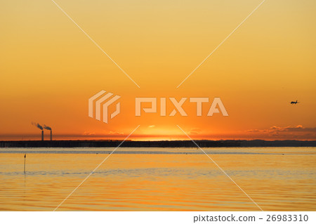 從多摩川河口出發的日出 26983310