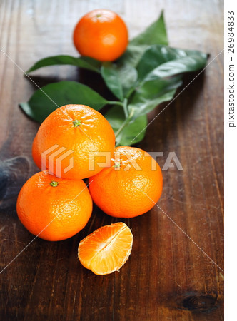 Ripe tangerines 26984833