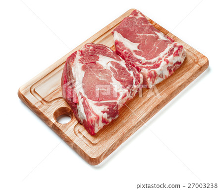 Uncooked organic shin of beef meat 27003238