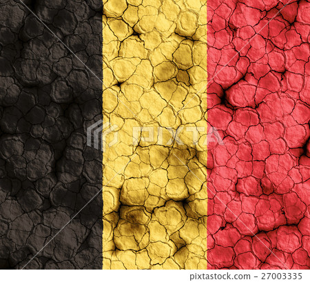 乾裂土壤上的比利時國旗特寫紋理背景（高分辨率 3D CG 渲染∕著色插圖）飢荒乾旱自然災害 27003335