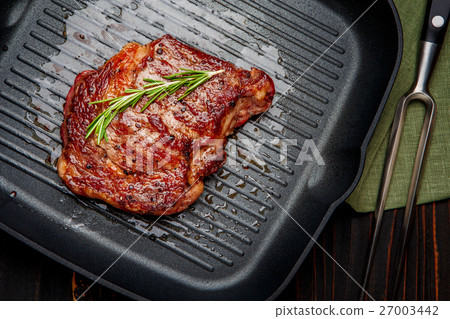 Roasted organic shin of beef meat Roasted organic shin of beef meat 27003442
