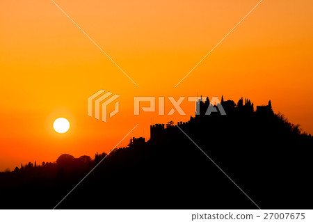 Castle silhouette at sundown Castle silhouette at sundown 27007675