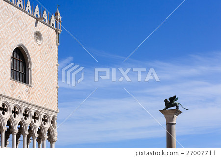 Doge's Palace view, Italy 27007711