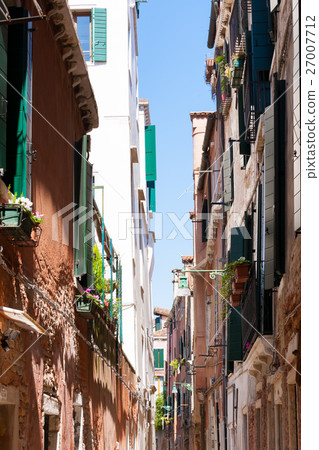 Narrow street from Venice, Italy Narrow street from Venice, Italy 27007712