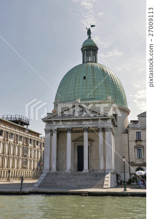 San Simeone Piccolo church in Venice, Italy. San Simeone Piccolo church in Venice, Italy. 27009113