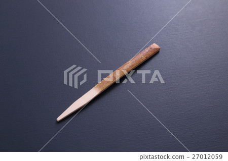 黑色字母 27012059