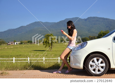 pretty women use her phone in the country pretty women use her phone in the country 27012640