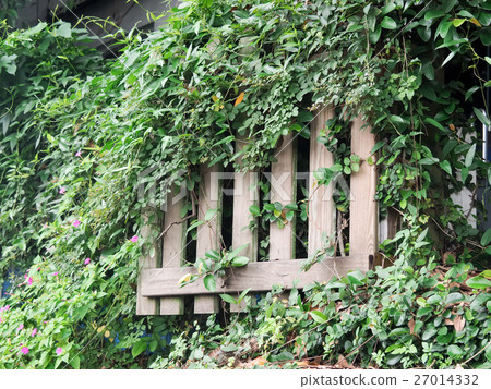 Deserted fence 27014332