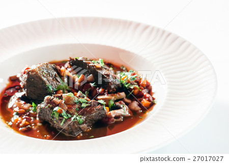 beef with vegetables 27017027