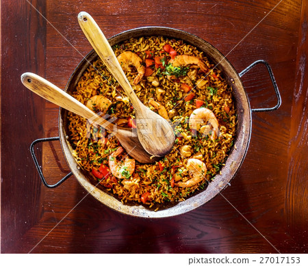seafood paella 27017153