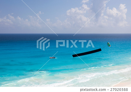 Advertisement beach parachute boat Advertisement beach parachute boat 27020388