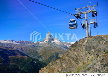 Cable cars drive to Rothorn paradise, Matterhorn 27020504