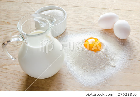 Basic ingredients for sweet bread (panettone) Basic ingredients for sweet bread (panettone) 27022816