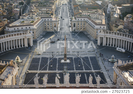 San Pietro Square in Vatican, view from aabove. San Pietro Square in Vatican, view from aabove. 27023725