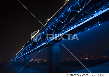 武漢長江大橋照亮 27024813