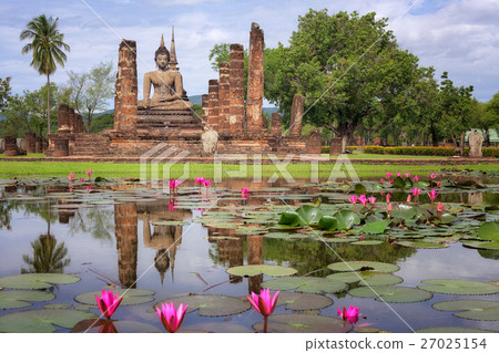 Buddha Statue at Wat Mahathat in Sukhothai 27025154