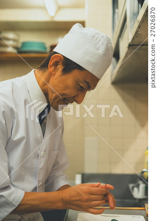 chef, injury, male 27026870