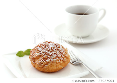 Cream puff 27027003