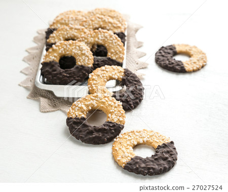 Chocolate cookies 27027524