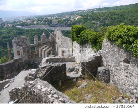 托薩特城堡 27030564