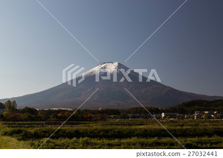 Blue sky and Fuji 27032441