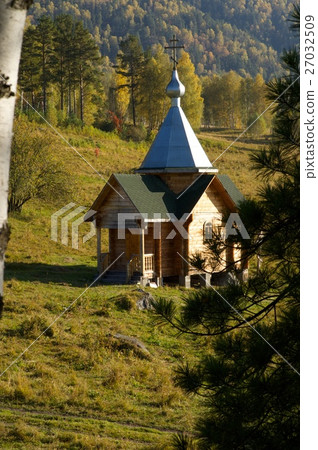 The traditional russian wooden church The traditional russian wooden church 27032509