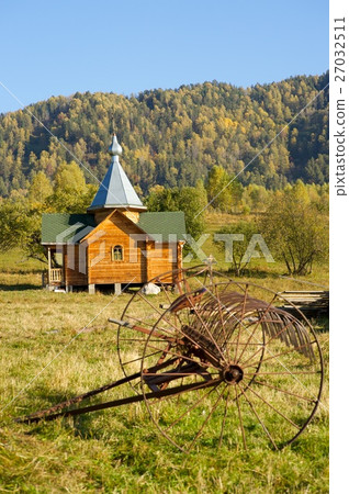 The traditional russian wooden church The traditional russian wooden church 27032511