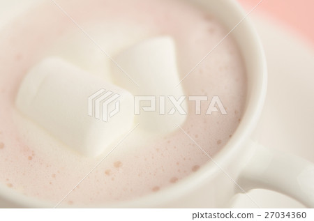 Strawberatte with marshmallows 27034360