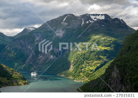 Geiranger fjord and Road Of The Eagles 27035831