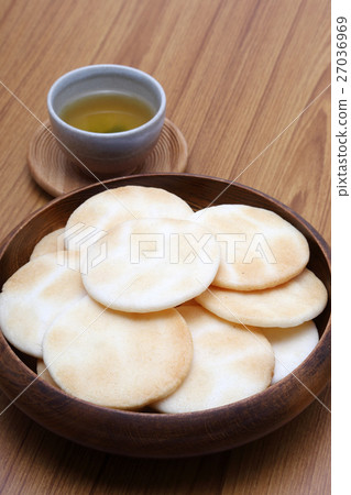 Salad cracker 27036969