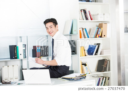Daily Nine to Five Daily Nine to Five 27037470