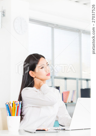 Daily Nine to Five 27037526