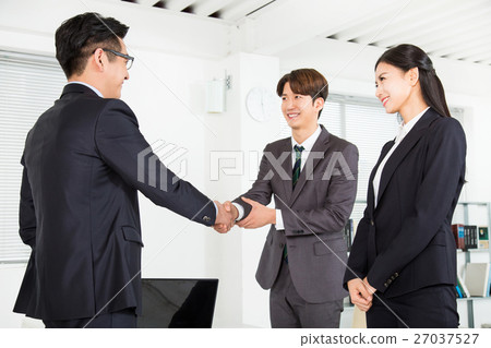 Daily Nine to Five Daily Nine to Five 27037527