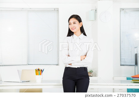 Daily Nine to Five Daily Nine to Five 27037570