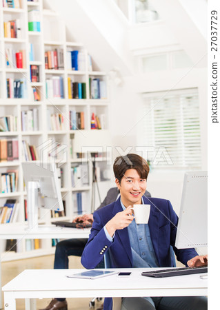 Daily Nine to Five 27037729