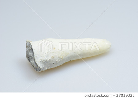 A stalactite 27039325