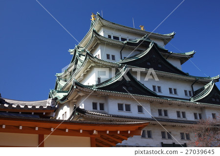 [名古屋城堡的秋天清澈的城堡塔] 27039645
