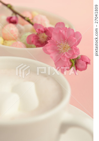 Tea time of Hina Matsuri image (strawberatte with marshmallows) Tea time of Hina Matsuri image (strawberatte with marshmallows) 27041809