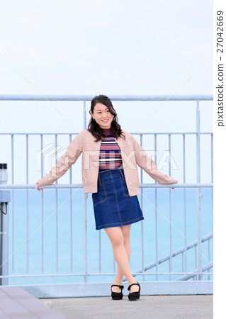 海回的人的畫象 27042669