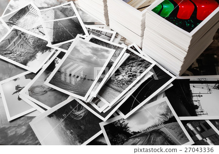 Lots of photos printed 27043336
