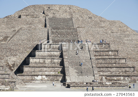 特奧蒂瓦坎仍留在墨西哥月亮金字塔中 27043563