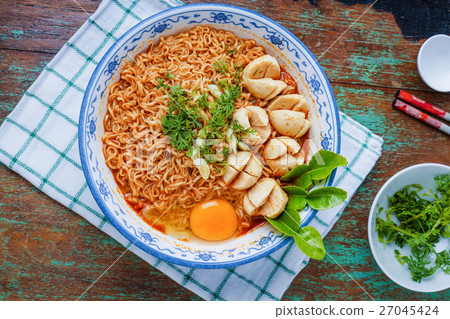 noodle tom yum kung with beef meat 27045424