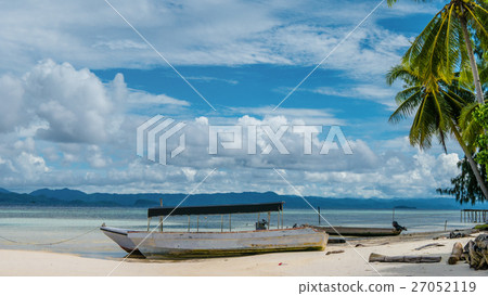Fisherman Boat on Kri Island, Raja Ampat 27052119
