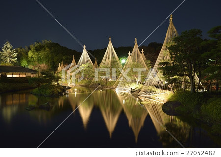 雪垂懸天鵝庭院 雪垂懸天鵝庭院 27052482