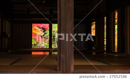 Nanzen-ji interior with autumn colors, Kyoto 27052586