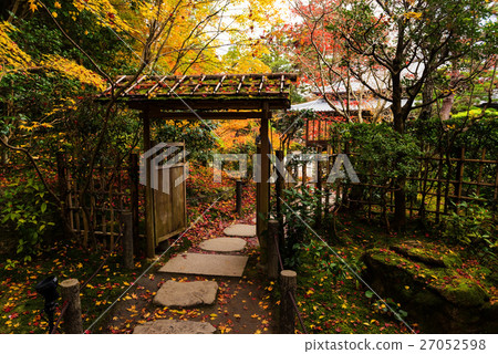Tenju-an Temple with fall colors, Kyoto Tenju-an Temple with fall colors, Kyoto 27052598