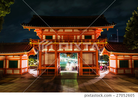 Yasaka shrine with Gion street, Kyoto Yasaka shrine with Gion street, Kyoto 27052605